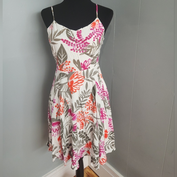 Old Navy Dresses & Skirts - Old Navy Size Medium Multicolored Floral Dress